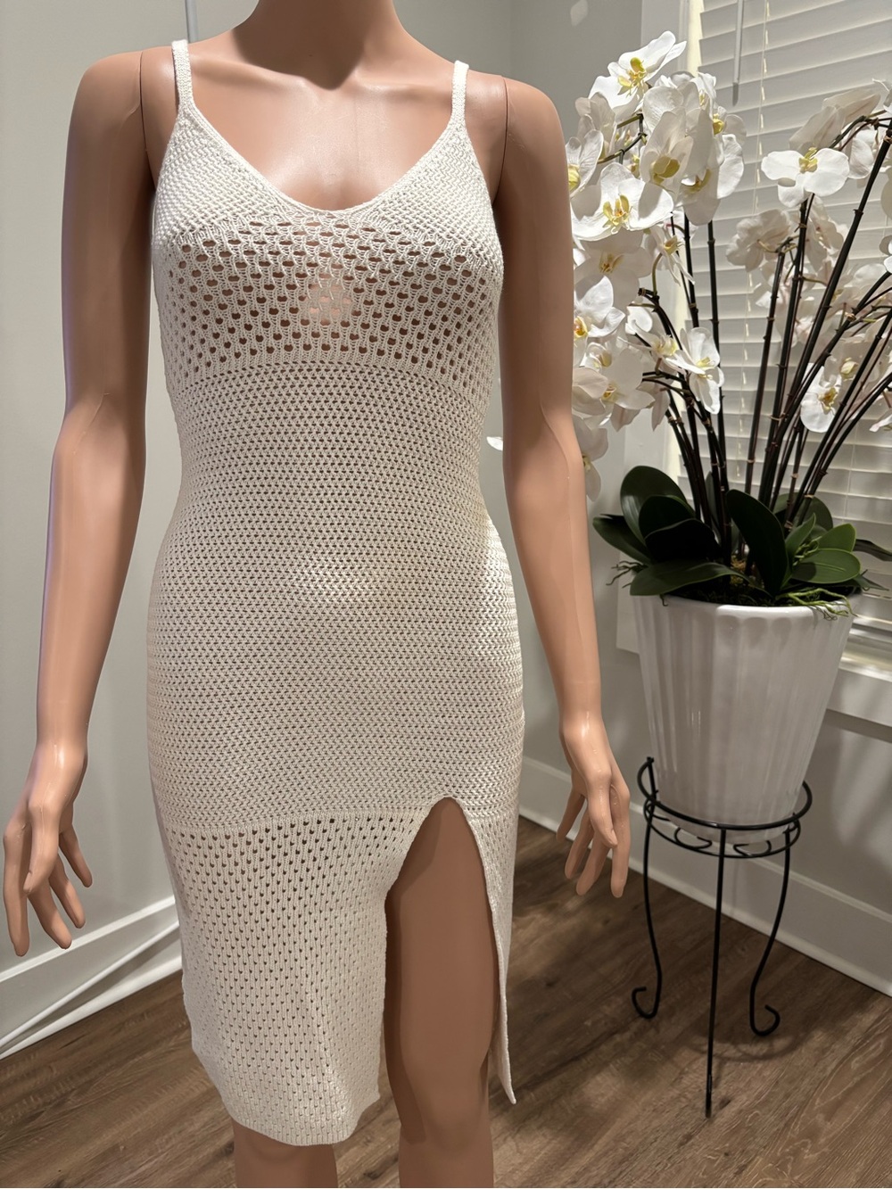 Wilfred by Aritzia Evie Midi Dress in Light Birch,